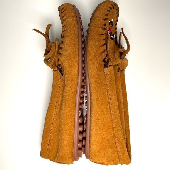Minnetonka Thunderbird Animikii Suede Beaded Hardsole Moccasin Size 9.5 Women’s - Picture 5 of 10